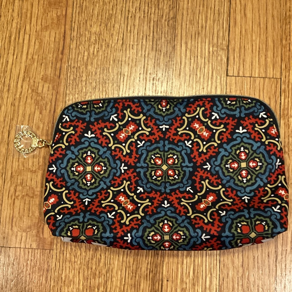 Estée Lauder New and Never Used Cosmetic Bag